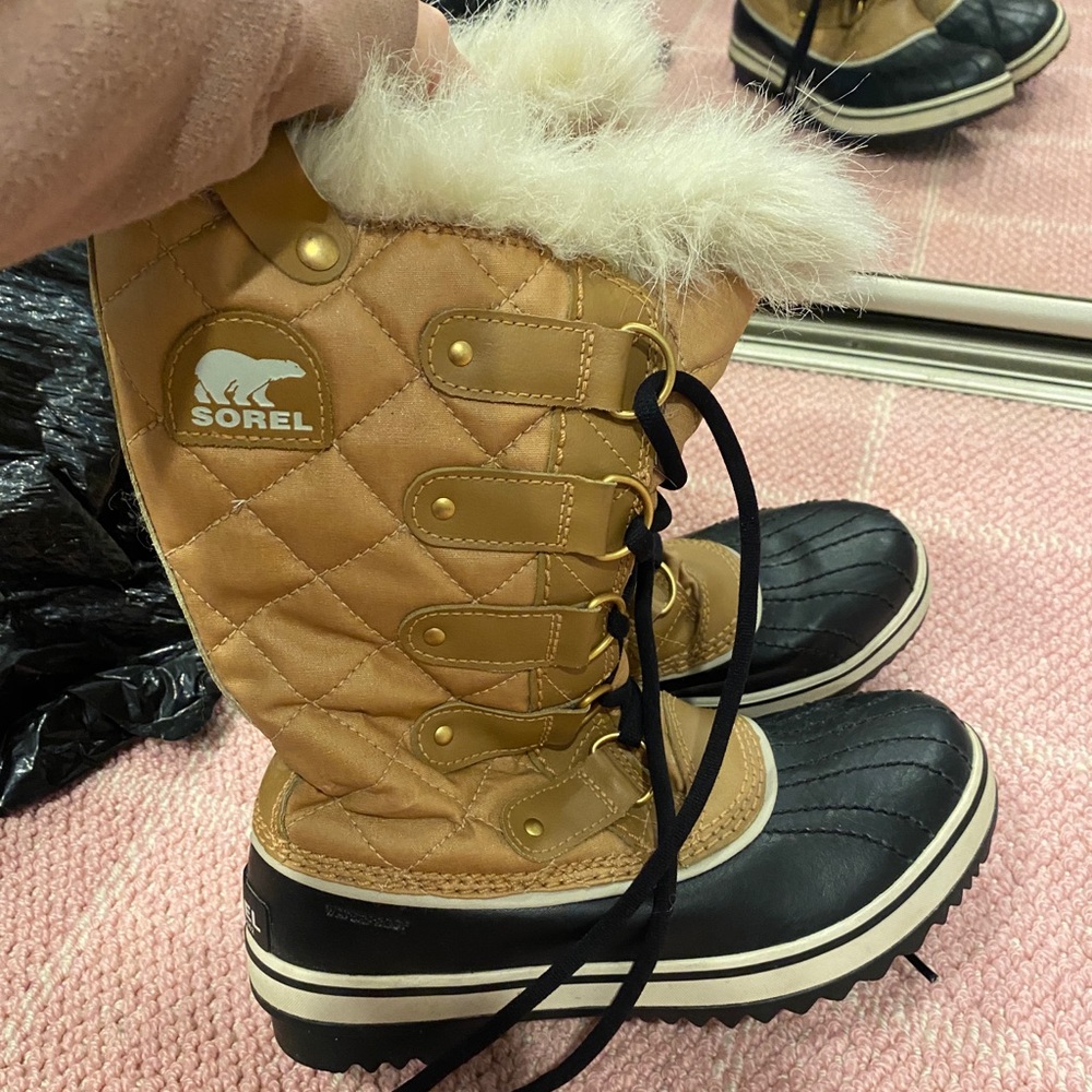 Sorel snow boots